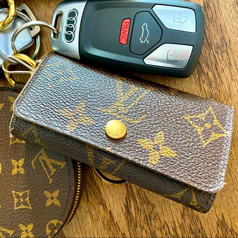 Louis Vuitton Monogram 4 key Holder